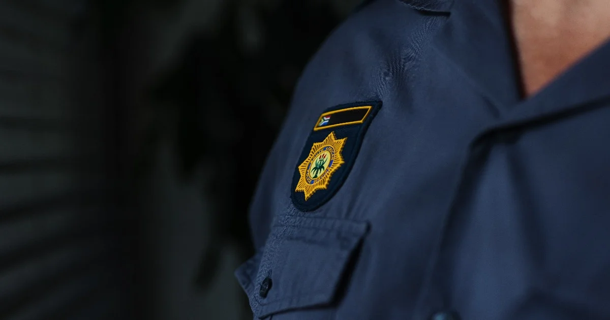 sapd-lid-ontvang-ses-maande-se-salaris-en-voordele-na-twis-oor-bevordering