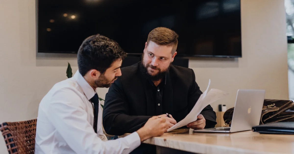 hoe-kunsmatige-intelligensie-die-leiding-neem-in-werkplekbesluite-en-strategiee