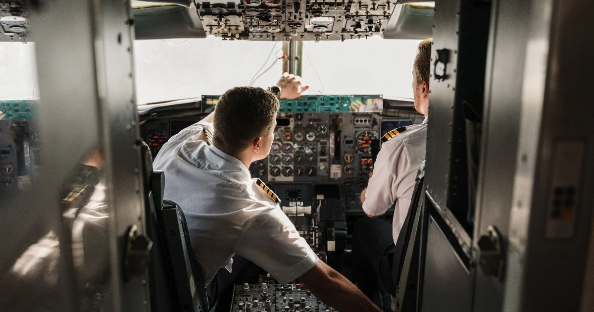 onderhandelinge-by-flysafair-dringende-stap-om-vlieenier-eksodus-te-stop